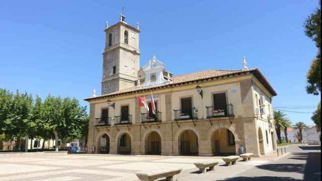 El Ayuntamiento de Alcaudete de la Jara, en Toledo.