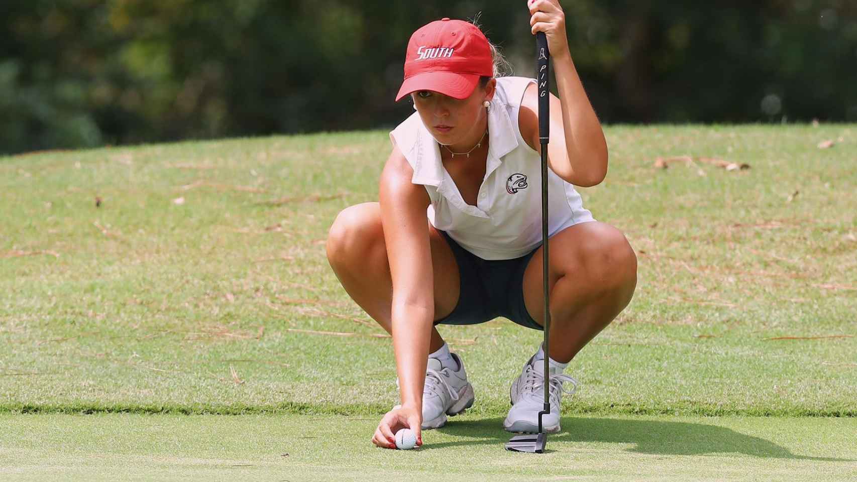 Carlota Garcia, jugadora de golf estudia en la Universidad de South Alabama.