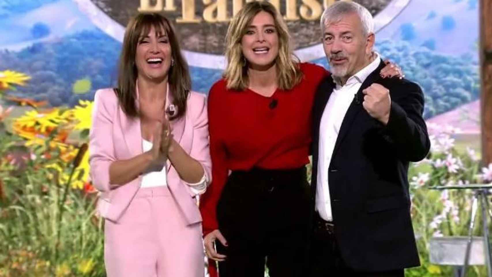 Carlos Sobera junto a Sandra Barneda y Nagore Robles durante una emisión de 'Pesadilla en el paraíso'.