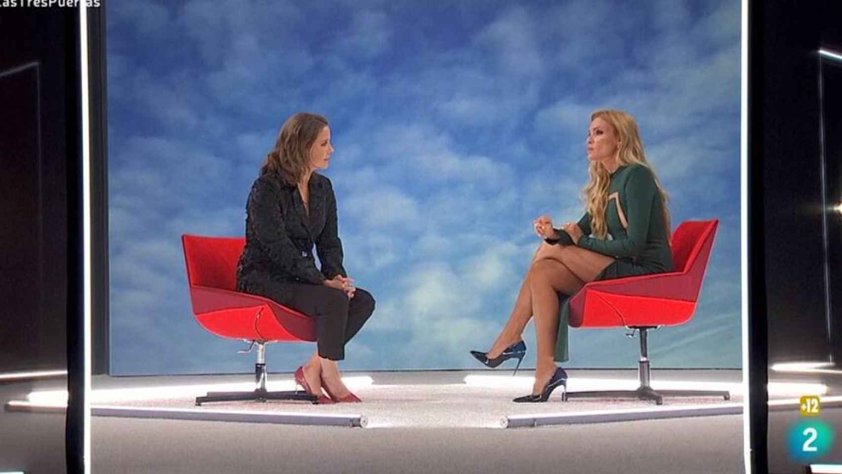 María Casado entrevistando a Esther Cañadas en 'Las tres puertas'.