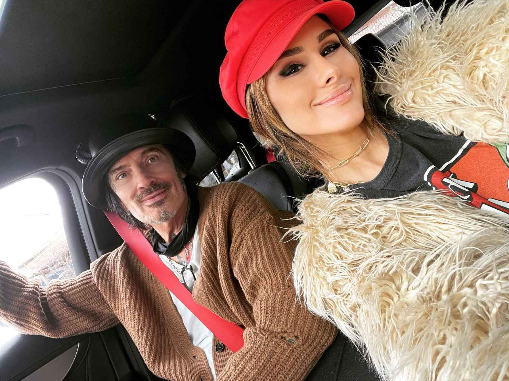 El músico y su esposa, Brittany Furlan, en una foto de redes sociales.