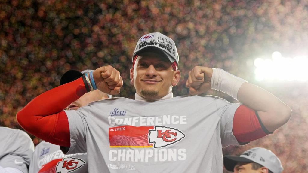 Mahomes celebra el campeonato de Conferencia.