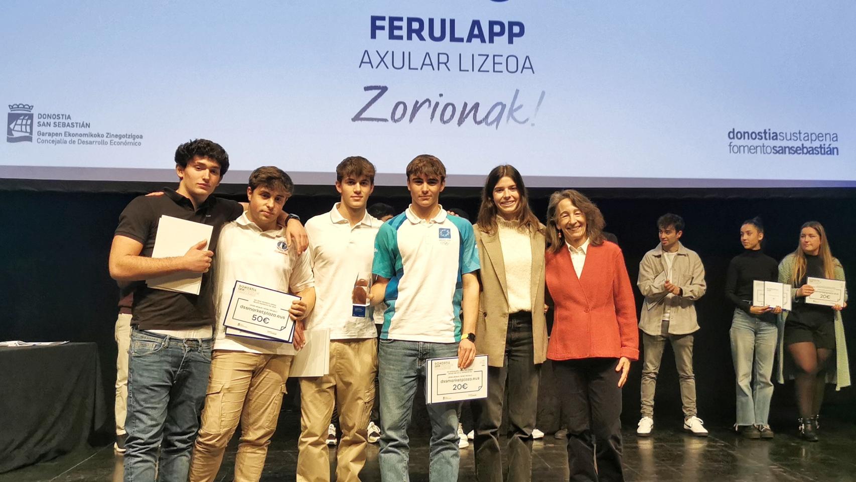 Los alumnos recibieron sus galardones en una gala en el Kursaal.