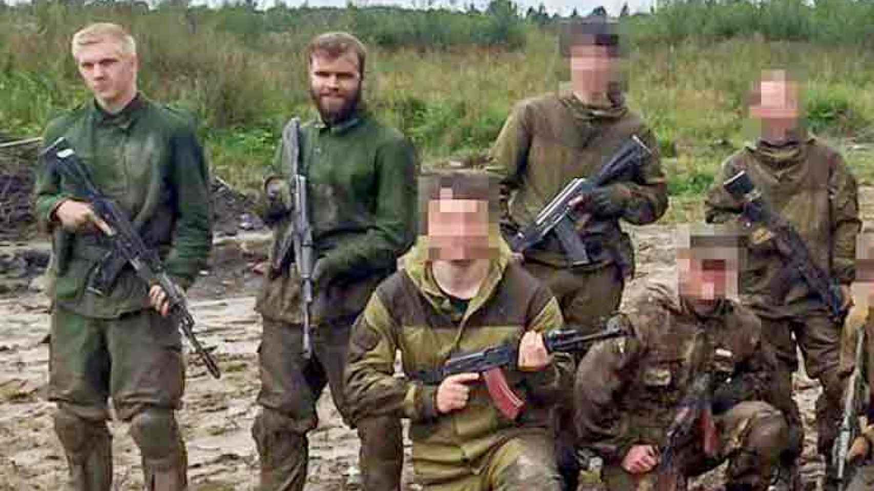 Los neonazis suecos Anton Thulin y Viktor Melin, en el campamento de formación militar ruso Partizan de San Petersburgo.