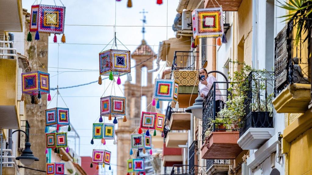 Los 'farolets' en las calles de Finestrat.