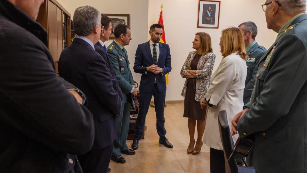 El secretario de Estado, centro, Rafael Pérez en la presentación de los grupos REDO.