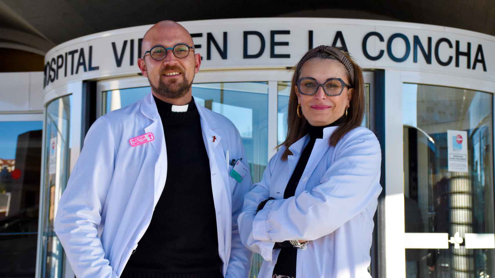 El capellán Héctor Galán y la delegada, Susana Vicente
