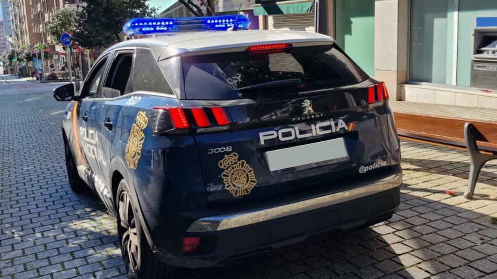 Vehículo de la Policía Nacional en Vigo.