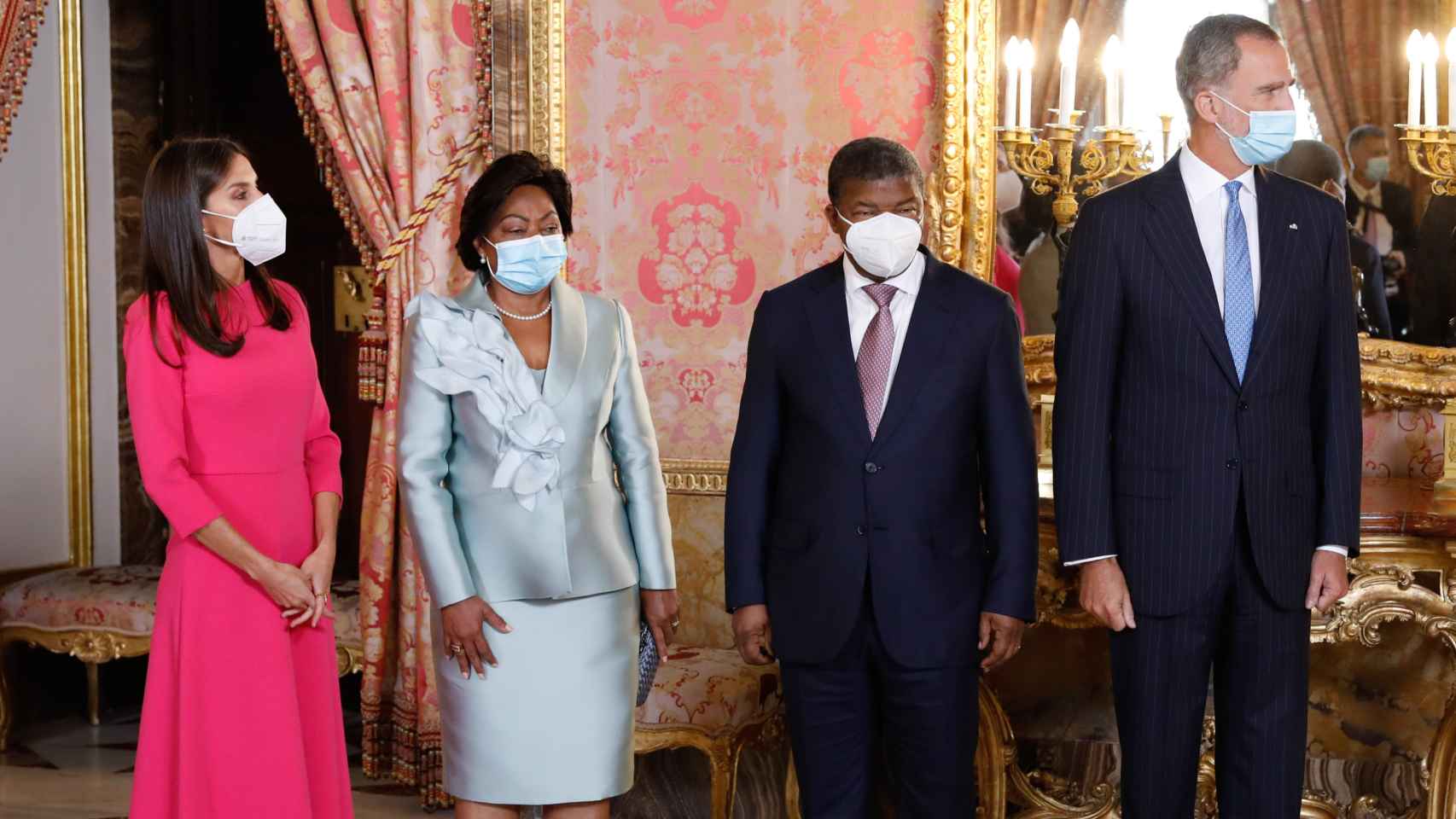Los Reyes junto a la pareja presidencial de Angola en su última visita a España.