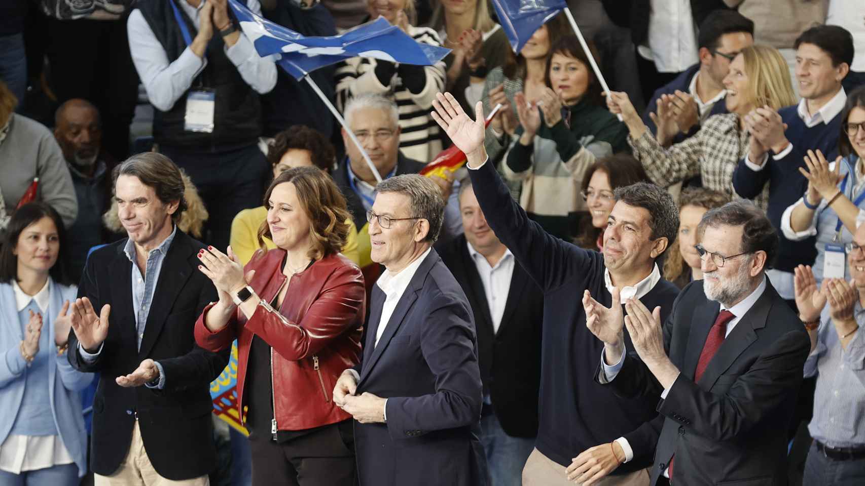 Aznar, Catalá, Feijóo, Mazón y Rajoy este domingo en Valencia.