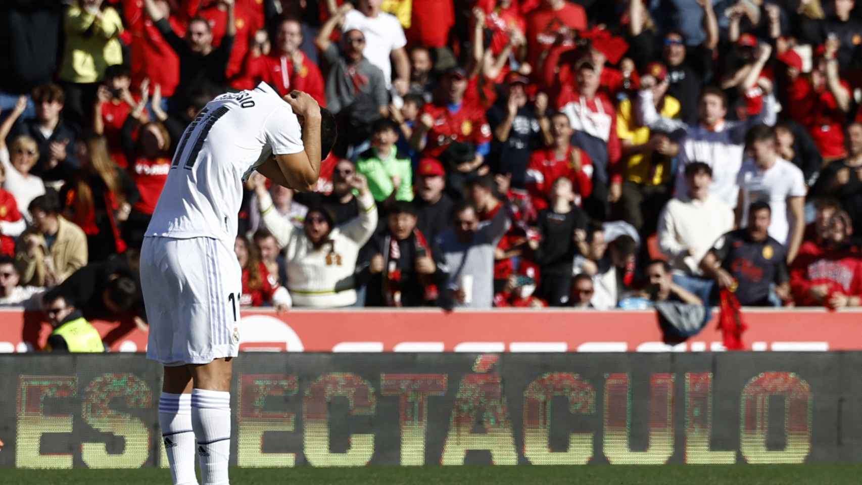 Marco Asensio, lamentándose tras fallar el penalti para el Real Madrid