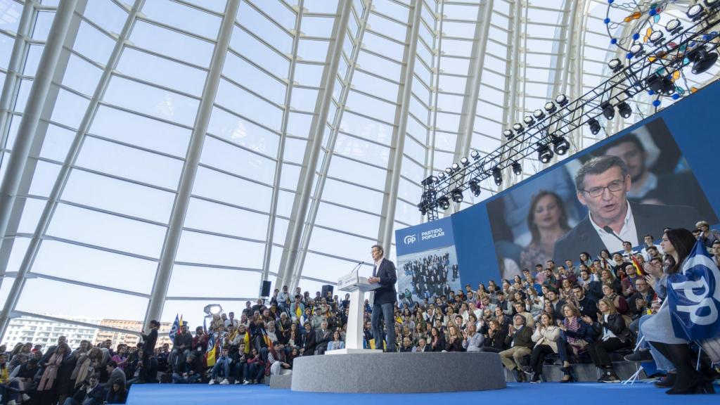 El presidente del Partido Popular, Alberto Núñez Feijóo, clausura la 26 Intermunicipal del partido en Valencia.