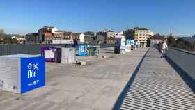 Vandalismo sobre ‘Pontevedra flúe’.
