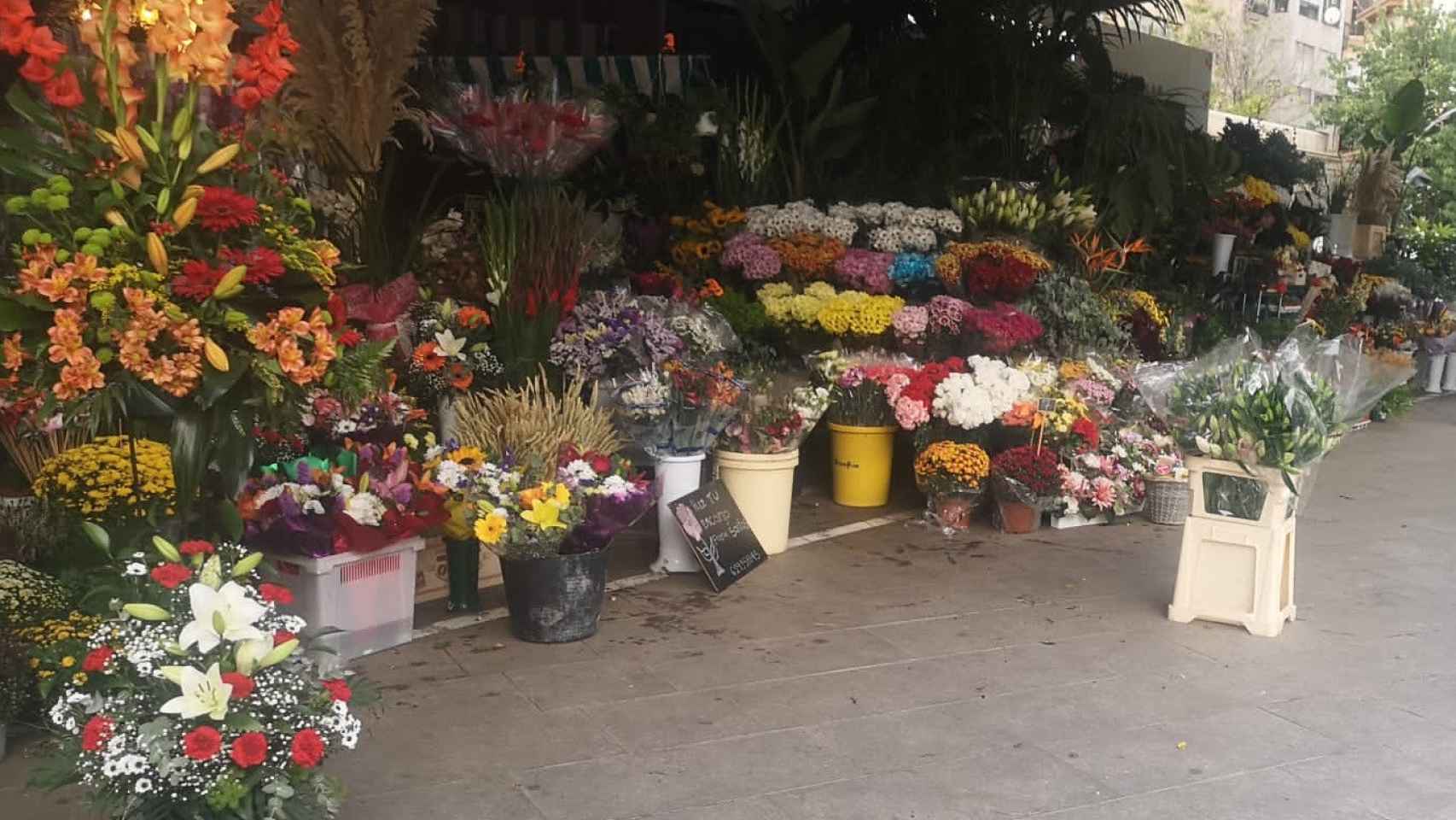 Puesto de flores del Mercado Central de Alicante.