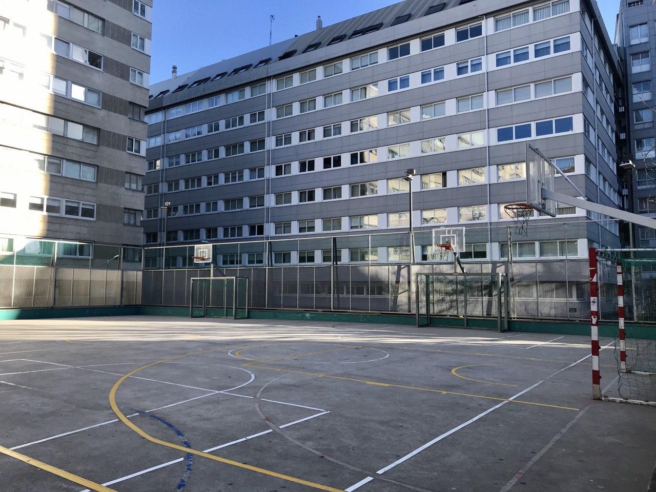 La zona de canchas de la plaza