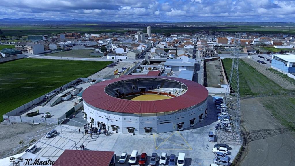 Panorámica de la plaza de toros de Villaseca de la Sagra (Toledo).