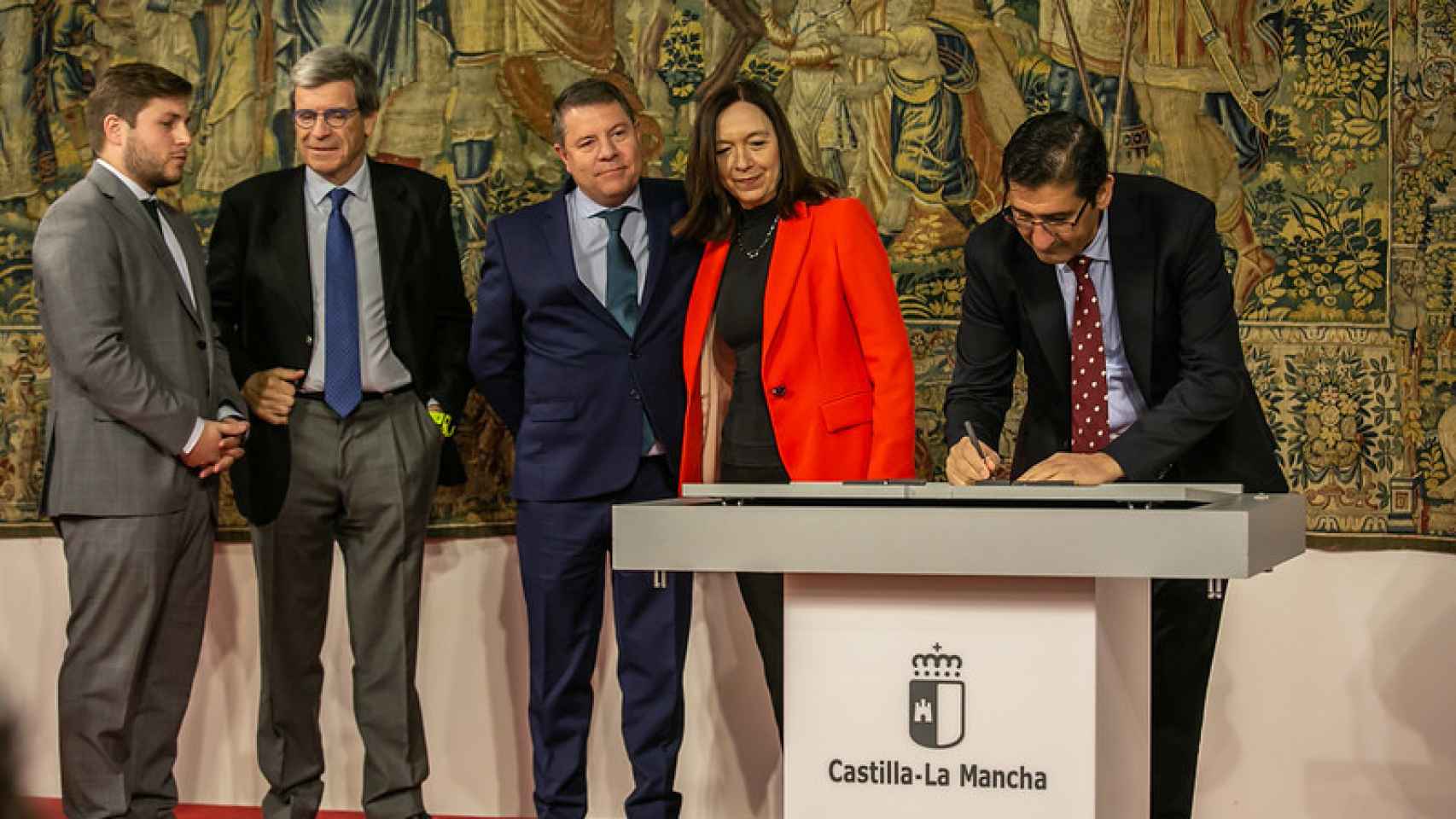 Un momento de la firma del protocolo que afecta a Alcázar de San Juan.