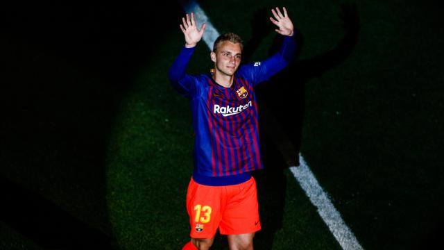 Jasper Cillessen durante una presentación con el Barça