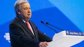El Secretario General de la ONU, Antonio Guterres, habla durante la sesión de las Naciones Unidas en la Reunión Anual 2023 del Foro Económico Mundial.