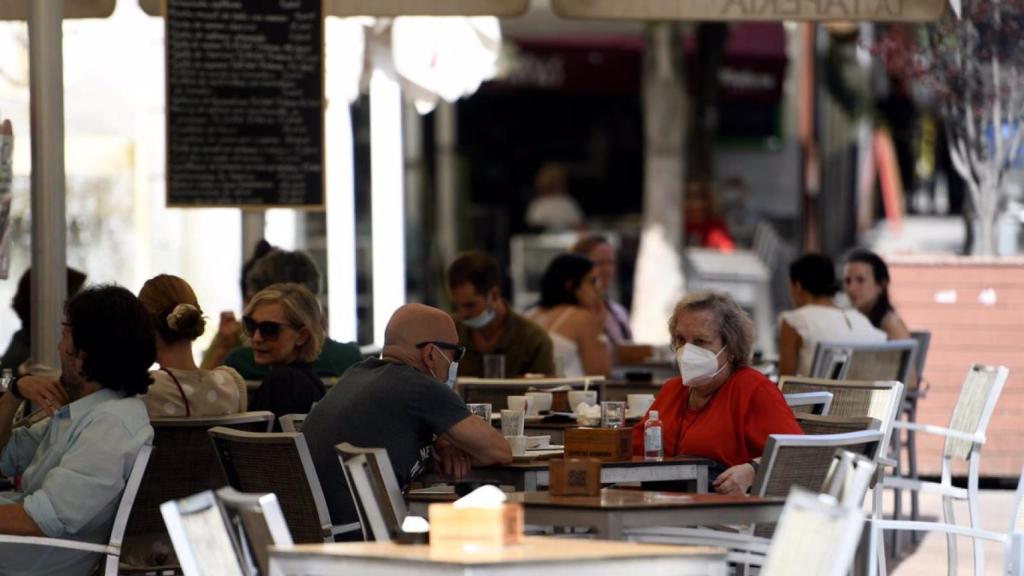 Imagen de la terraza de un bar en Málaga.