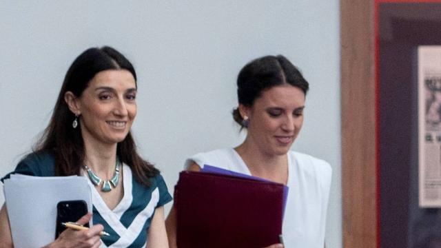 Pillar Llop e Irene Montero, antes de una rueda de prensa.