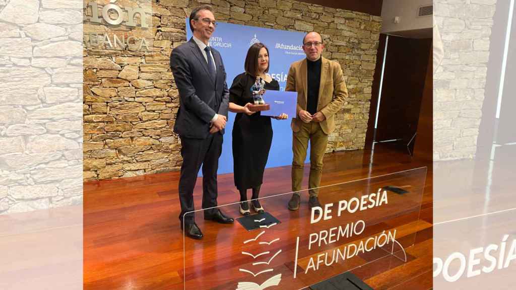 Ledicia Costas recoge en Vigo el galardón por el XX Premio de Poesía Afundación