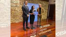 Ledicia Costas recoge en Vigo el galardón por el XX Premio de Poesía Afundación