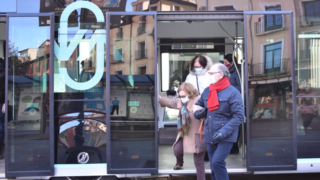 Primer día sin mascarilla obligatoria en el transporte público