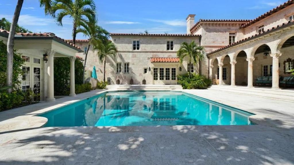 Exterior de la casa que Tommy Hilfiger se ha comprado en Palm Beach.