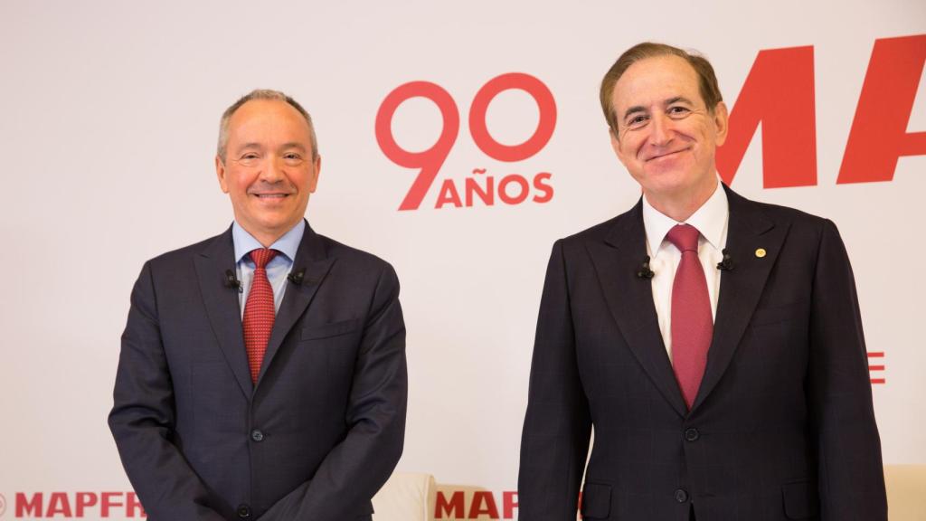 Fernando Mata, director financiero de Mapfre, y Antonio Huertas, presidente de la compañía, durante la presentación de resultados.