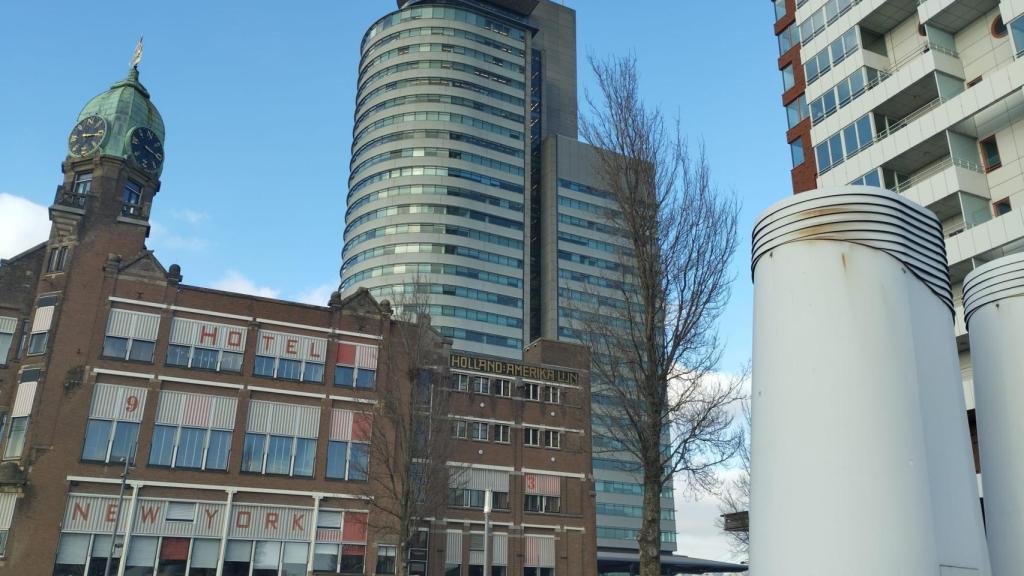 Las oficinas centrales del puerto de Róterdam.