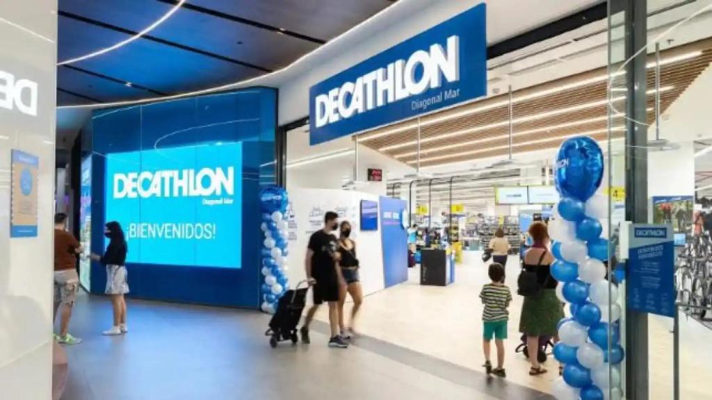 Fachada Decathlon.