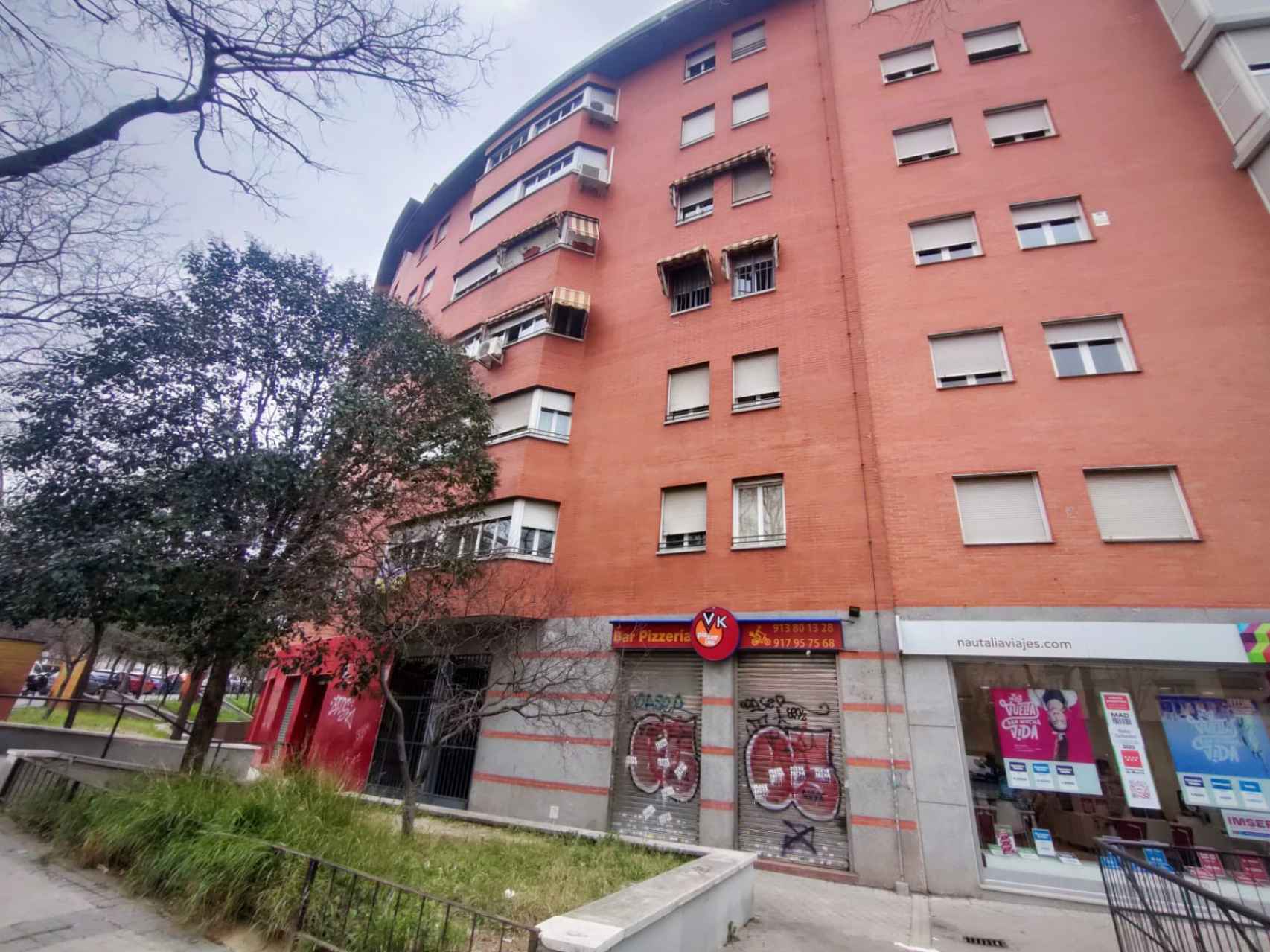 La fachada del edificio, en el número 75 de la Avenida de Pablo Neruda de Madrid.