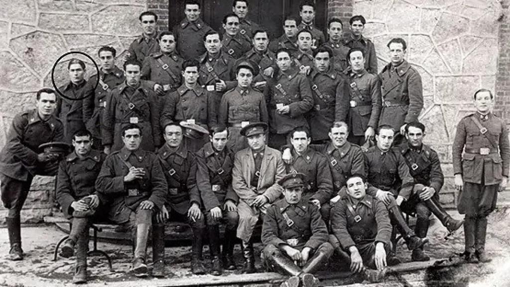 El guerrillero Manuel Girón, junto a otros compañeros antifranquistas de la Federación de la guerrilla León-Galicia.