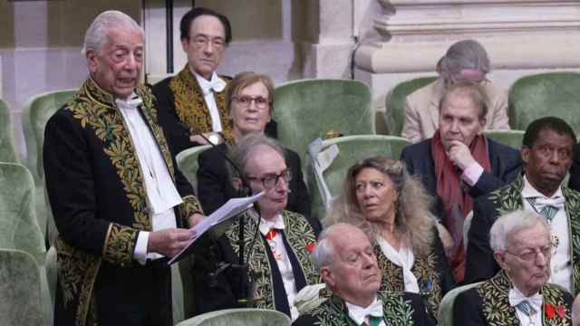 Mario Vargas Llosa durante su discurso de ingreso en la Academia Francesa, este jueves. Foto: Academie Française/Youtube