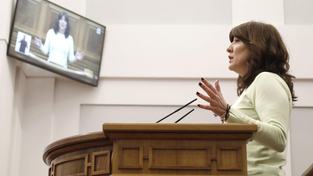 Blanca Fernández durante el pleno de las Cortes. Foto: JCCM.