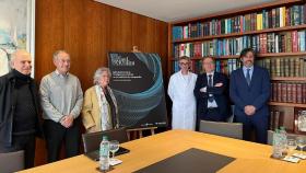 La presidenta de la Fundación San Rafael, Dª Benigna Peña Sánchez, junto a los miembros del jurado del premio.