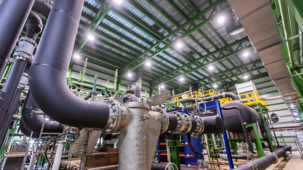 El interior de la planta de hidrógeno verde de Iberdrola en Puertollano (Ciudad Real).