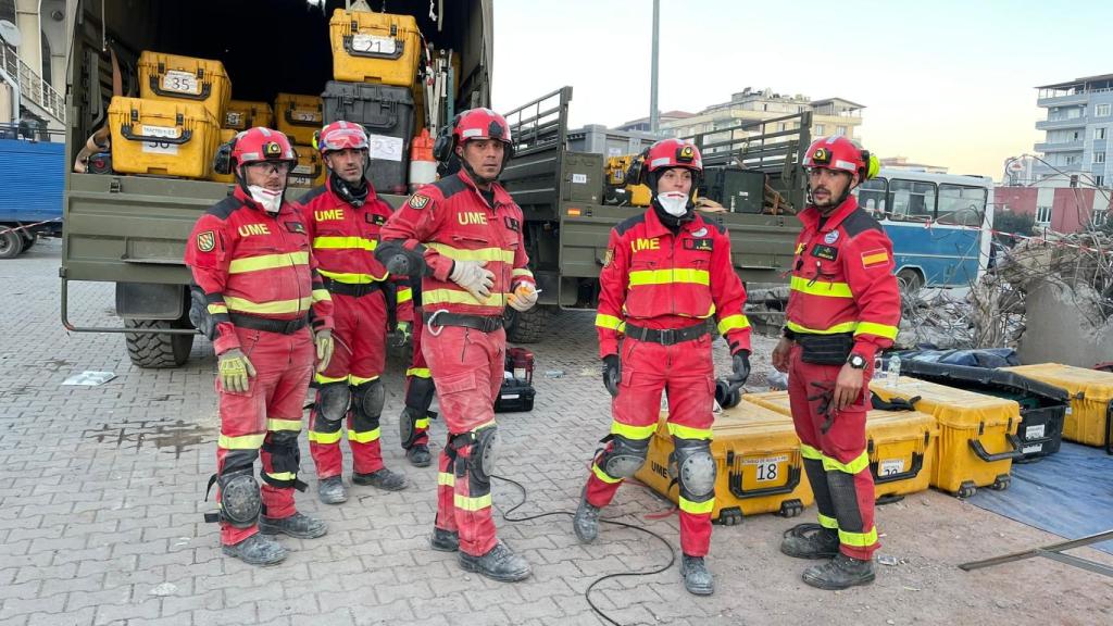 Miembros de la UME durante el rescate en Nurdagi.