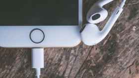 Por primera vez, los usuarios de iPhone y Android podrán usar el mismo cable, si Apple quiere