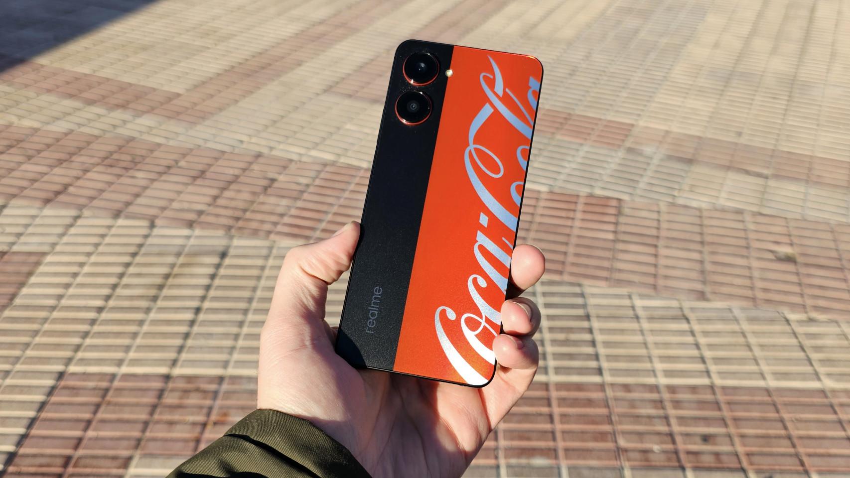 El realme 10 Pro 5G Edición Coca-Cola.