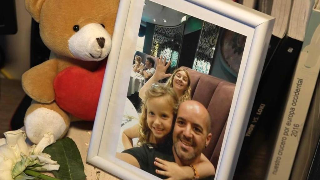 Pequeño homenaje a Emma en el salón de su casa. À Punt Media