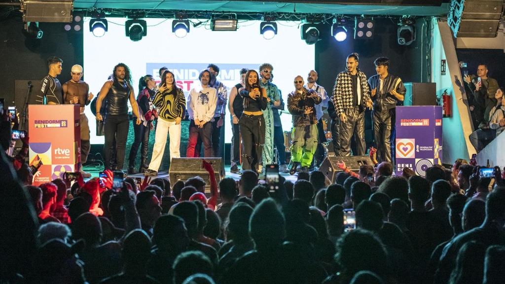 Sofía Martín junto a otros artistas que se quedaron a las puertas del Benidorm Fest.