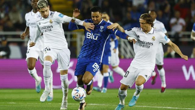 Modric y Valverde, durante el último partido del Real Madrid frente al Al Hilal