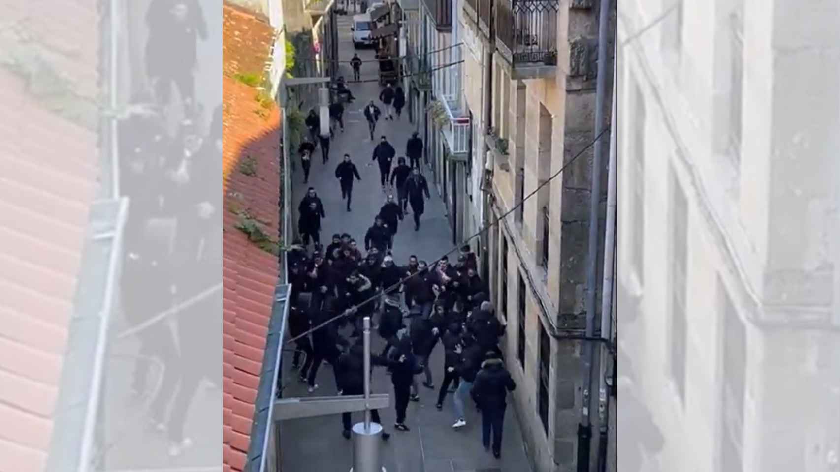 Imagen de la pelea entre ultras del Pontevedra y de la Cultural Leonesa.