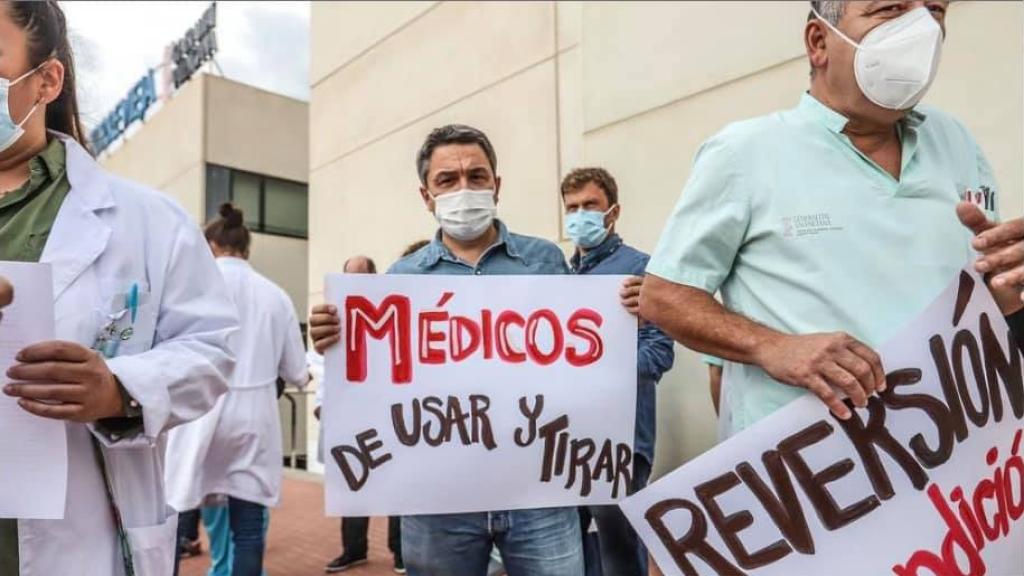 Protestas de los médicos del Departamento y el Hospital de Torrevieja previas a la reversión.