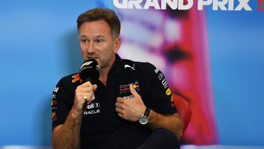 Horner, en  una rueda de prensa con Red Bull.