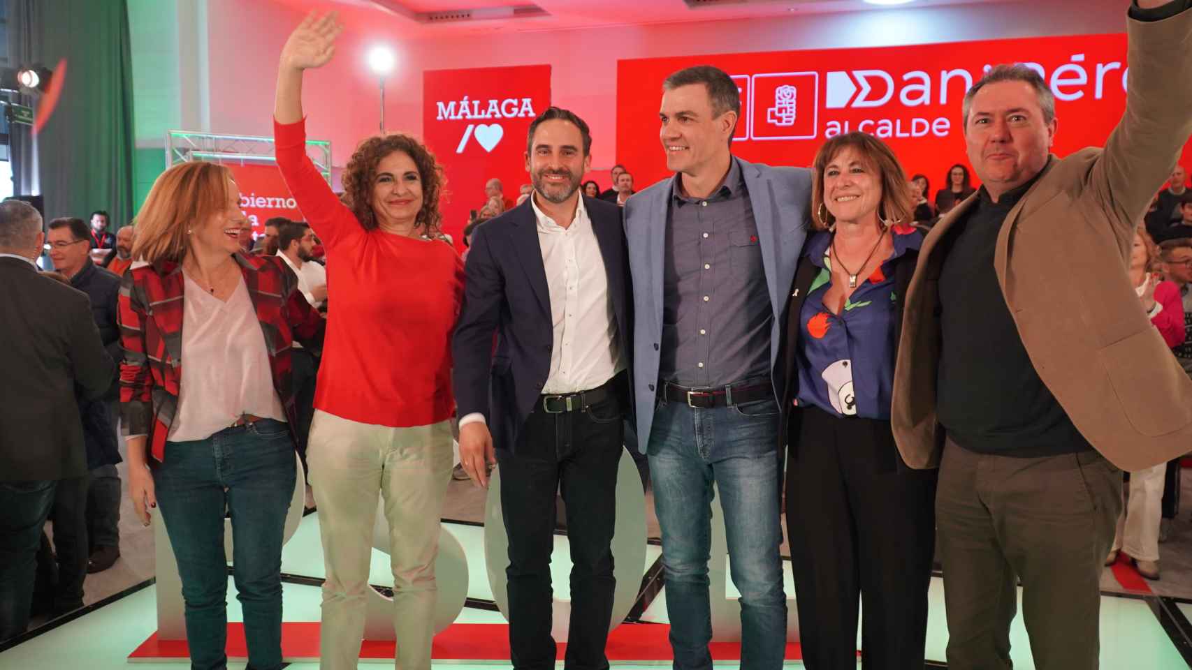 Foto de los participantes en el mitin del PSOE celebrado este domingo en Málaga.