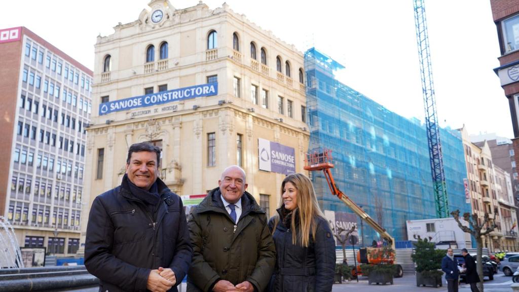 Los consejeros Jesús Julio Carnero y Carlos Fernández Carriedo.