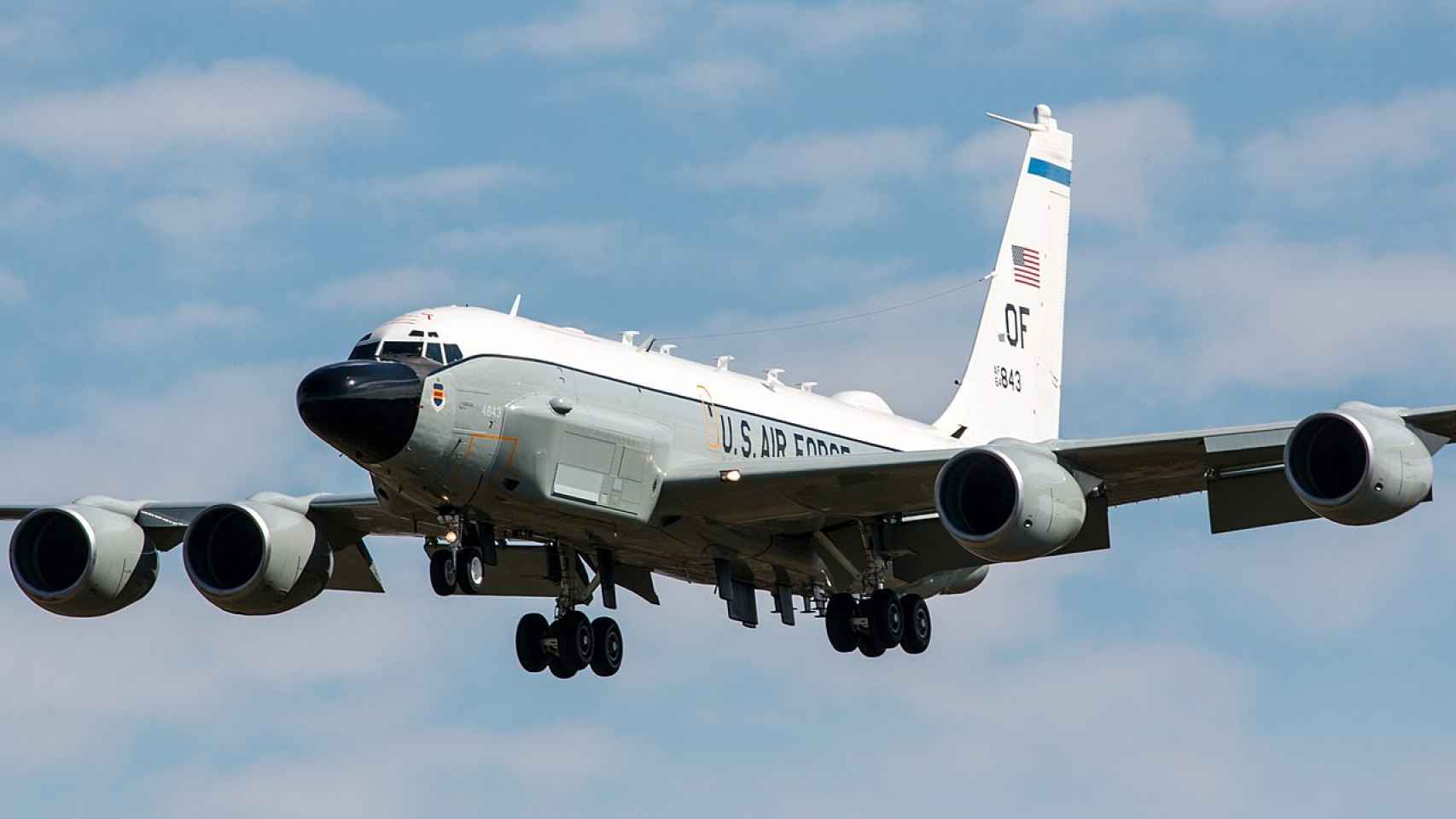 Boing RC-135V Rivet Joint aterrizando